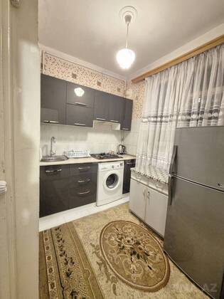 2 otaqlı Köhnə tikili, Memar Əcəmi m., Bakı