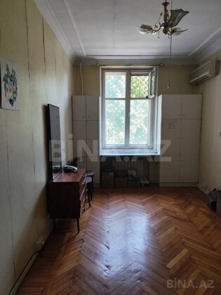 5 otaqlı Köhnə tikili, Elmlər Akademiyası m., Bakı