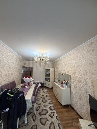 3 otaqlı Köhnə tikili, Bakıxanov q., Bakı