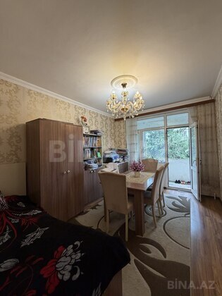 3 otaqlı Köhnə tikili, Bakıxanov q., Bakı