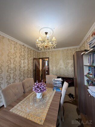 3 otaqlı Köhnə tikili, Bakıxanov q., Bakı