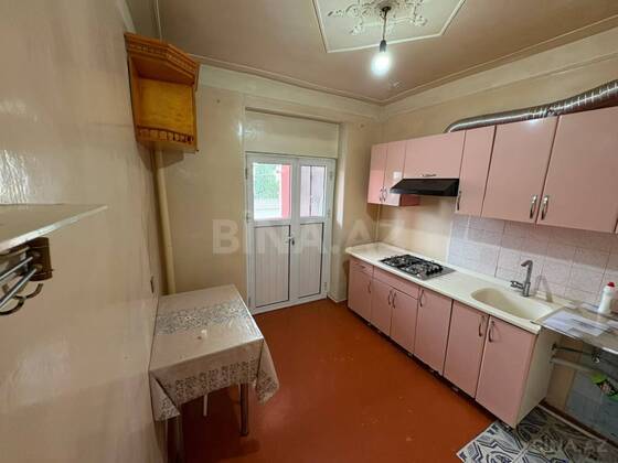4 otaqlı Köhnə tikili, Xaçmaz r., Xaçmaz