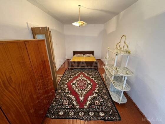 4 otaqlı Köhnə tikili, Xaçmaz r., Xaçmaz