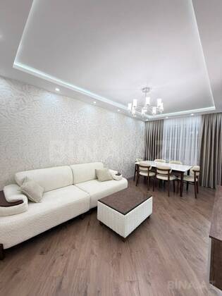 3 otaqlı Köhnə tikili, Əhmədli m., Bakı
