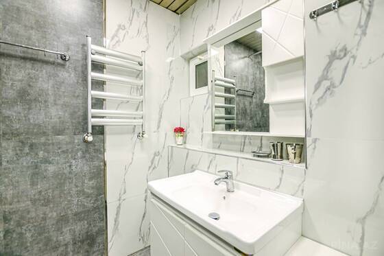 4 otaqlı Köhnə tikili, 28 May m., Bakı