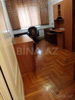 4 otaqlı Köhnə tikili, Xalqlar Dostluğu m., Bakı