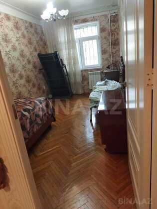 4 otaqlı Köhnə tikili, Xalqlar Dostluğu m., Bakı