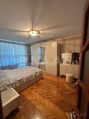 3 otaqlı Köhnə tikili, Elmlər Akademiyası m., Bakı