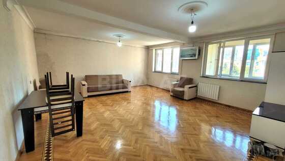 4 otaqlı Köhnə tikili, Azadlıq Prospekti m., Bakı