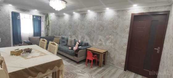 4 otaqlı Köhnə tikili, Neftçilər m., Bakı