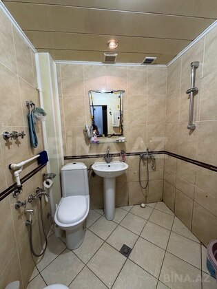 2 otaqlı Köhnə tikili, İnşaatçılar m., Bakı