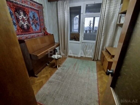 4 otaqlı Köhnə tikili, Əhmədli m., Bakı