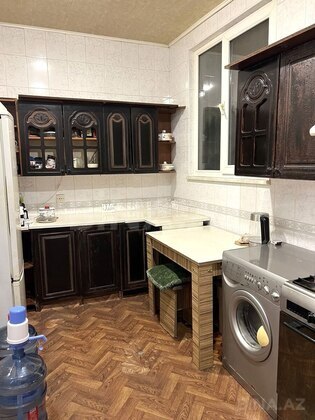 3 otaqlı Köhnə tikili, 28 May m., Bakı