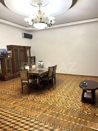 3 otaqlı Köhnə tikili, 28 May m., Bakı