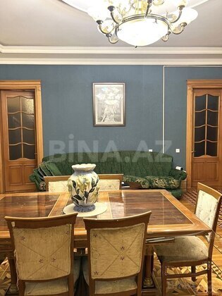 3 otaqlı Köhnə tikili, 28 May m., Bakı