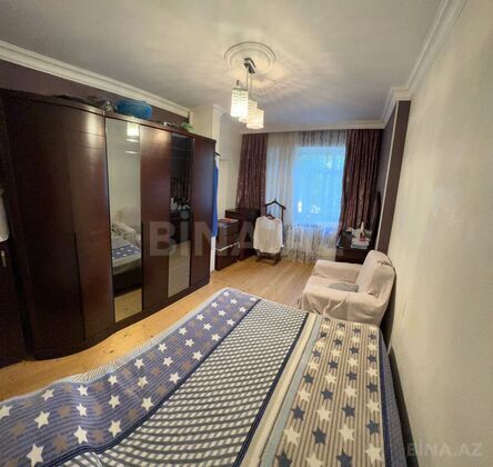 3 otaqlı Köhnə tikili, Xalqlar Dostluğu m., Bakı
