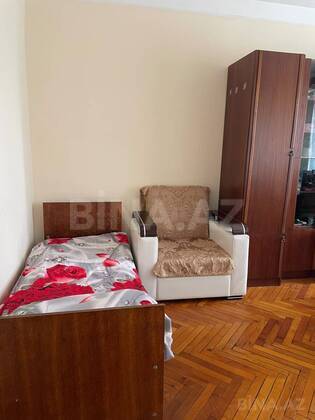 2 otaqlı Köhnə tikili, Elmlər Akademiyası m., Bakı