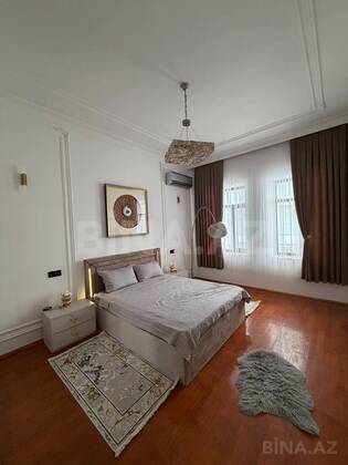 3 otaqlı Köhnə tikili, Bayıl q., Bakı