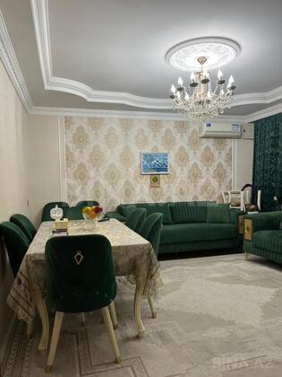 4 otaqlı Köhnə tikili, Xalqlar Dostluğu m., Bakı