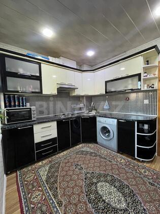 4 otaqlı Köhnə tikili, Xalqlar Dostluğu m., Bakı