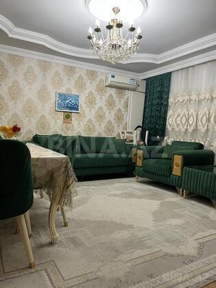 4 otaqlı Köhnə tikili, Xalqlar Dostluğu m., Bakı