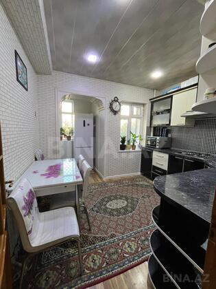 4 otaqlı Köhnə tikili, Xalqlar Dostluğu m., Bakı