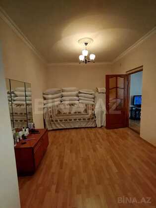 4 otaqlı Köhnə tikili, İnşaatçılar m., Bakı