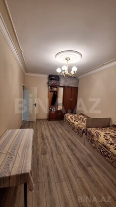 3 otaqlı Köhnə tikili, Xalqlar Dostluğu m., Bakı