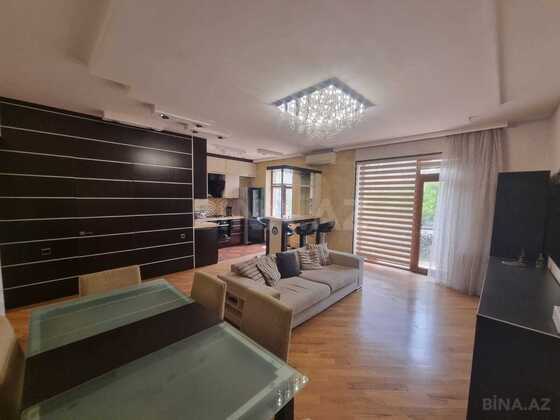 3 otaqlı Köhnə tikili, Şah İsmayıl Xətai m., Bakı