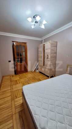 3 otaqlı Köhnə tikili, Elmlər Akademiyası m., Bakı