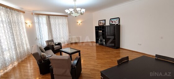 4 otaqlı Yeni tikili, 28 May m., Bakı