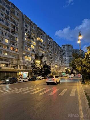 4 otaqlı Köhnə tikili, Elmlər Akademiyası m., Bakı