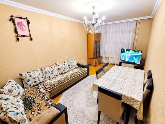 3 otaqlı Köhnə tikili, Həzi Aslanov m., Bakı