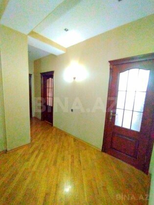 3 otaqlı Yeni tikili, Qara Qarayev m., Bakı