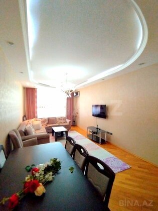 3 otaqlı Yeni tikili, Qara Qarayev m., Bakı