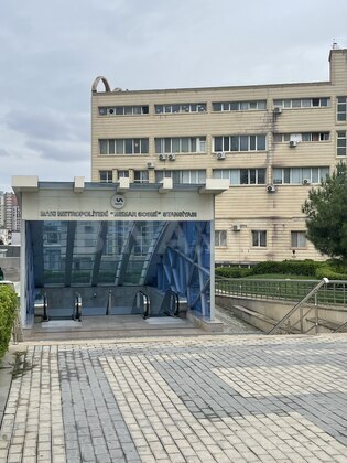 2 otaqlı Köhnə tikili, Memar Əcəmi m., Bakı