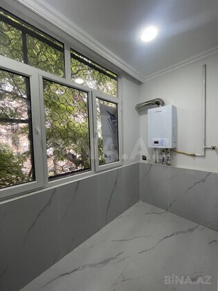 2 otaqlı Köhnə tikili, Memar Əcəmi m., Bakı