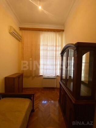 4 otaqlı Köhnə tikili, Nizami m., Bakı