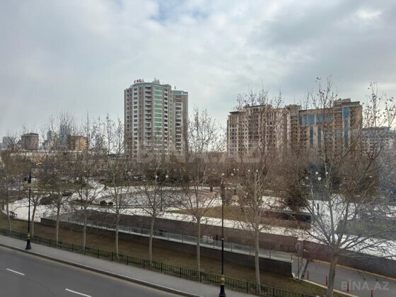 3 otaqlı Köhnə tikili, Sahil m., Bakı