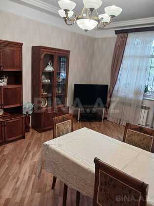 3 otaqlı Köhnə tikili, Şah İsmayıl Xətai m., Bakı