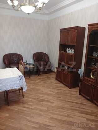 3 otaqlı Köhnə tikili, Şah İsmayıl Xətai m., Bakı