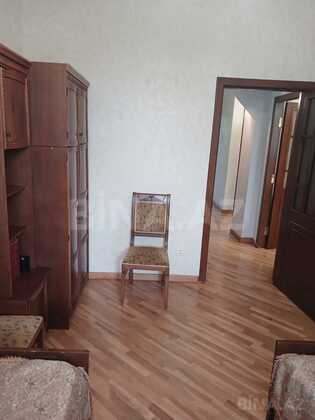 3 otaqlı Köhnə tikili, Şah İsmayıl Xətai m., Bakı