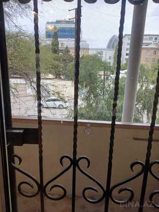 3 otaqlı Köhnə tikili, Şah İsmayıl Xətai m., Bakı
