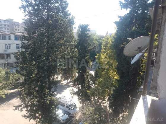 2 otaqlı Köhnə tikili, Bakıxanov q., Bakı