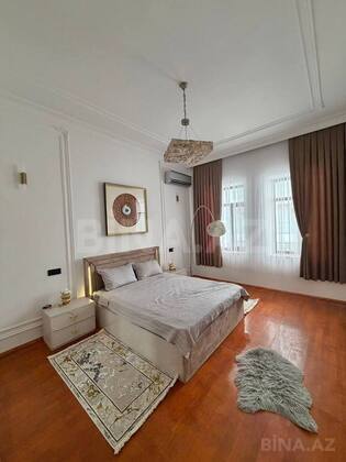 3 otaqlı Köhnə tikili, Bayıl q., Bakı