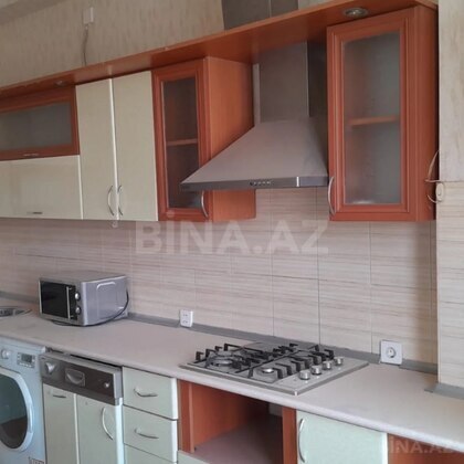 2 otaqlı Köhnə tikili, Bakıxanov q., Bakı