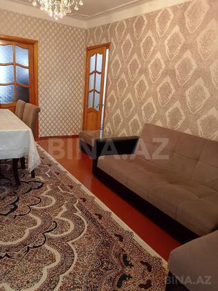 3 otaqlı Köhnə tikili, Qara Qarayev m., Bakı