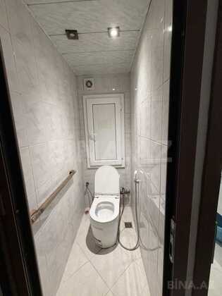 4 otaqlı Köhnə tikili, Neftçilər m., Bakı