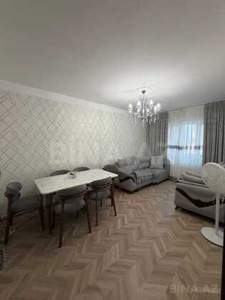 4 otaqlı Köhnə tikili, Neftçilər m., Bakı