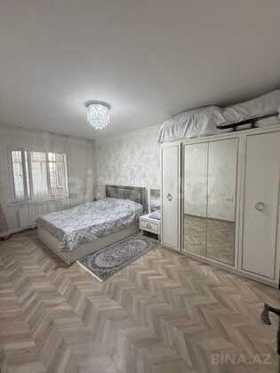 4 otaqlı Köhnə tikili, Neftçilər m., Bakı